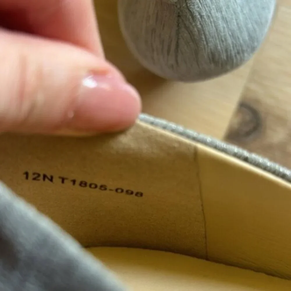 Trotters Gray Heels - Picture 4 of 5